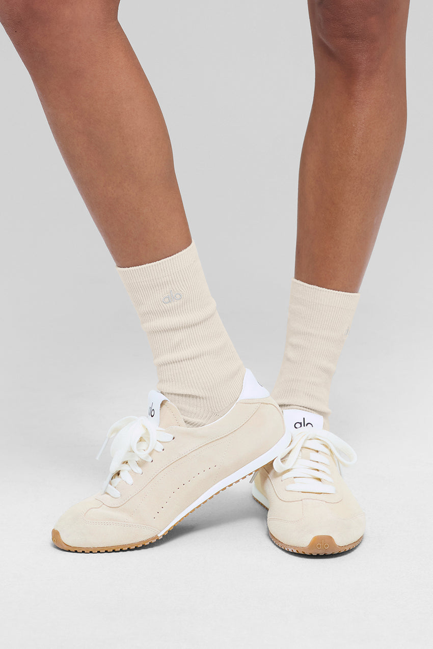 Unisex Half-Crew Understated Sock - White